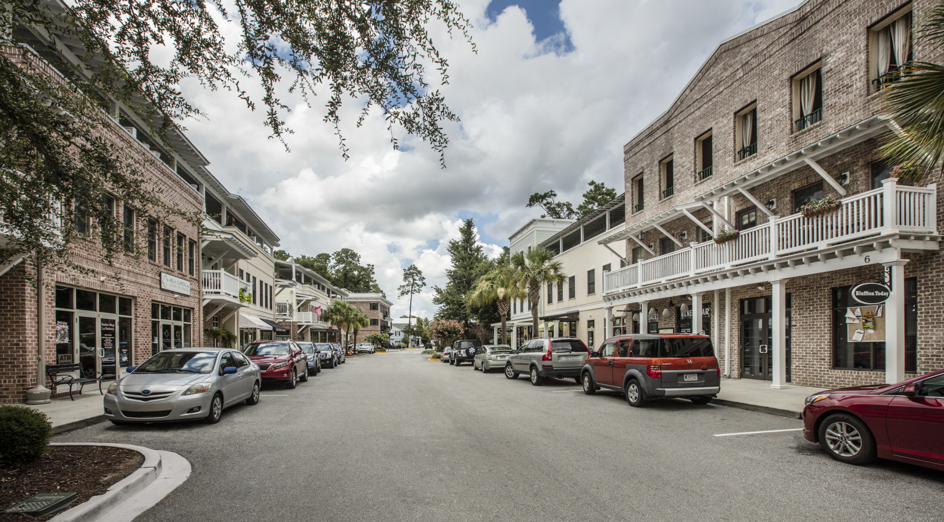 Old Town Bluffton street with shops and restaurants